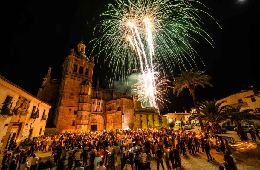 La Ciudad de Coria se Viste de Gala para Celebrar las Fiestas en Honor a la Patrona de la Diócesis.