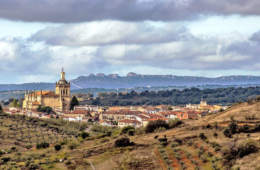 Coria: Tu Mejor Viaje en el Corazón del Otoño